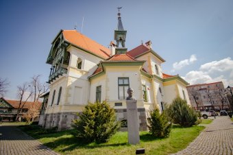 Szakmai tárlatvezetéssel zárul a Mikó-kiállítás Székelyudvarhelyen
