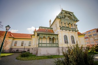 Fotótárlat az erdélyi „kis magyar világ” időszakáról