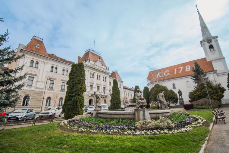 Elkezdték a székelyudvarhelyi városházán a civil szervezetek pályázatainak elbírálását