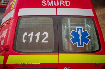 Kamion és személyautó ütközött, egy személy sérült meg