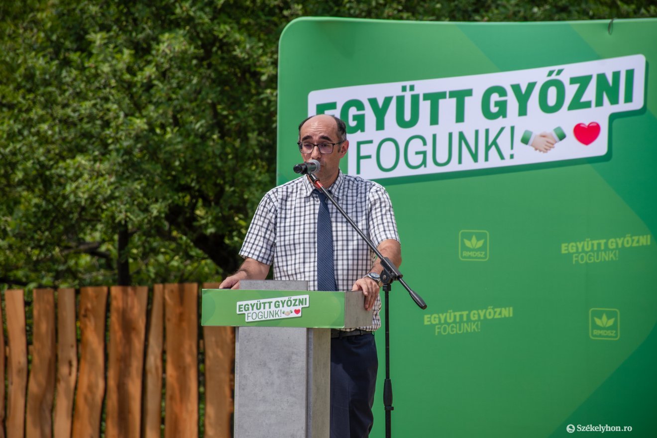 Tiboldi Sándor Etéd történetéről tartott előadást •  Fotó: László Ildikó