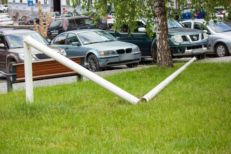 Több tényezőtől függ, hogy visszahelyezik-e a viharban összetört zászlórudat és a székely lobogót