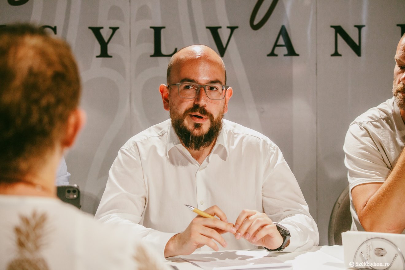 Szász Attila szervező •  Fotó: Csató Andrea