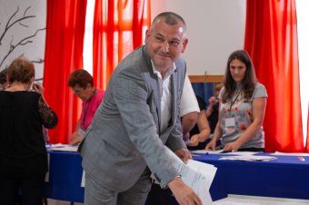 Gálfi Árpád a szavazás előtt imádkozott