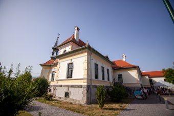 A divattal kapcsolatos kiállítás nyílik Székelyudvarhelyen