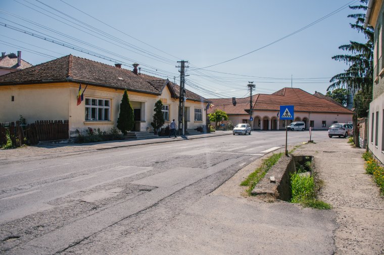 Egy évre az utca másik felére költözött a homoródszentmártoni polgármesteri hivatal