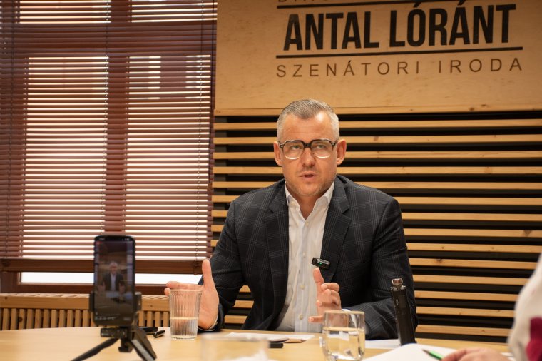 Felvázolta a legnagyobb veszélyt Antal Lóránt szenátor az újrázási szándéka bejelentésekor