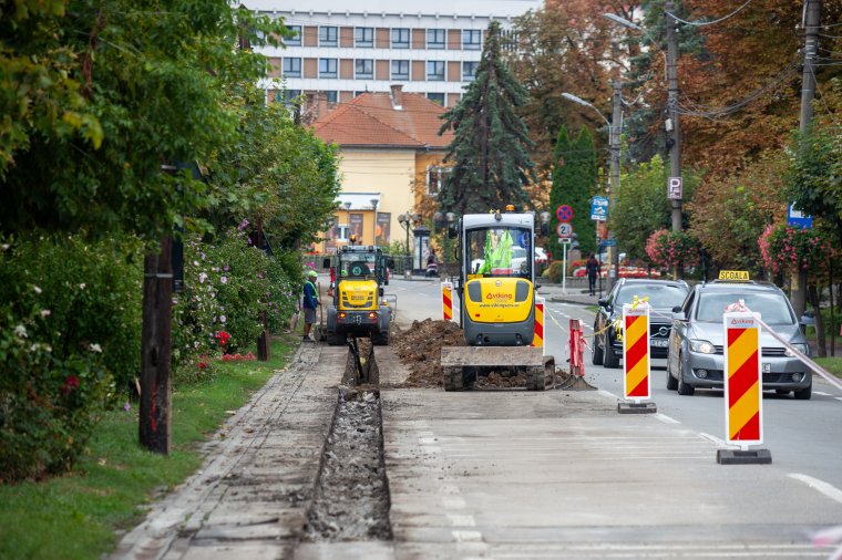 Készülnek a téli időszakra Székelyudvarhelyen, lassan befejezik az utakon zajló munkát