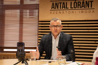 Felvázolta a legnagyobb veszélyt Antal Lóránt szenátor az újrázási szándéka bejelentésekor