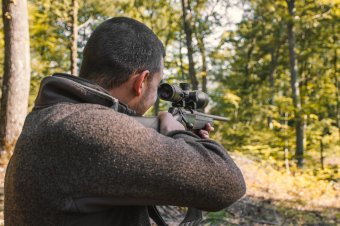 Agyonlőtte társát vaddisznóvadászat közben egy volt honatya