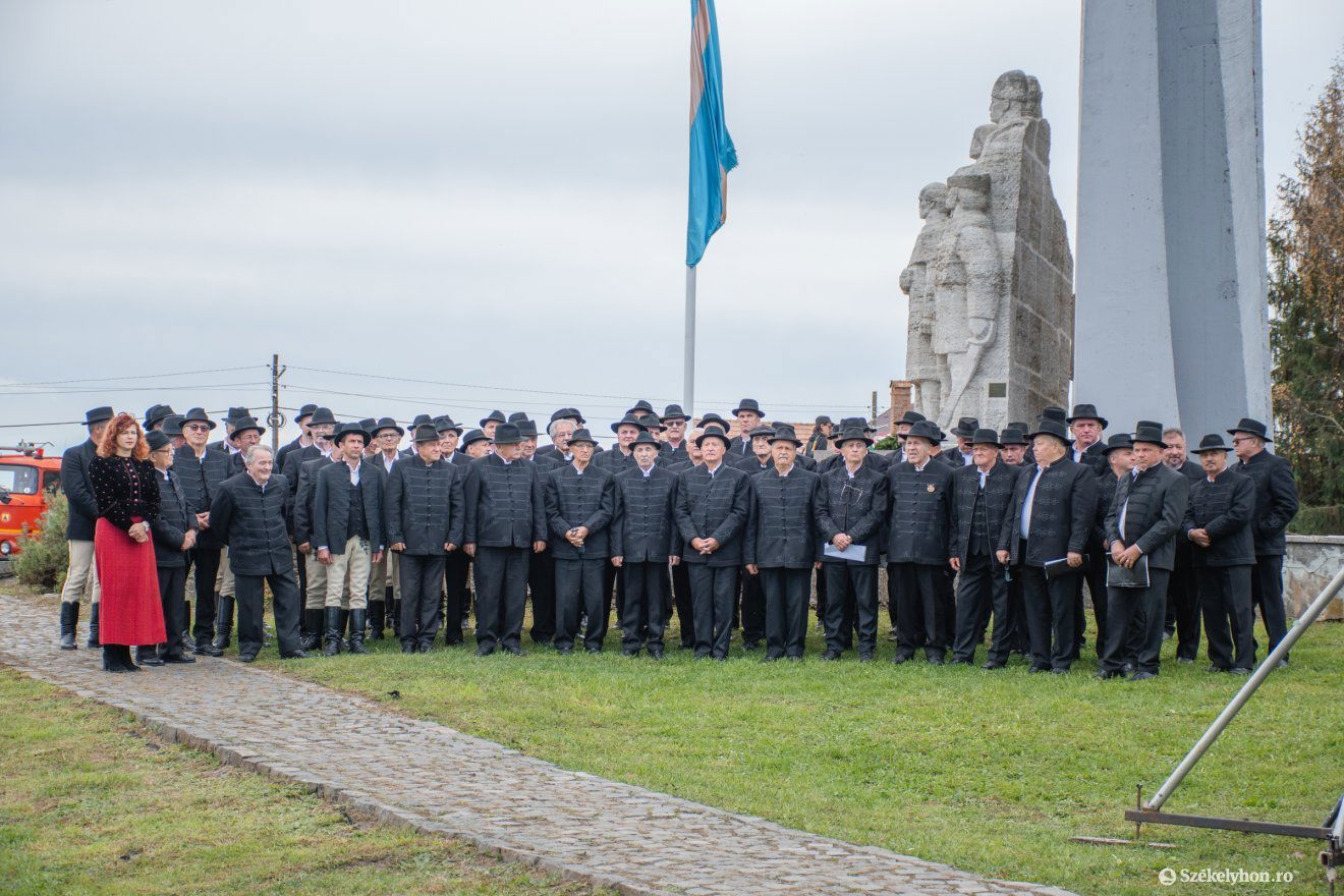 •  Fotó: László Ildikó