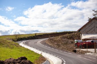 Az utat leaszfaltozták, de a súlykorlátozást nem tartják be