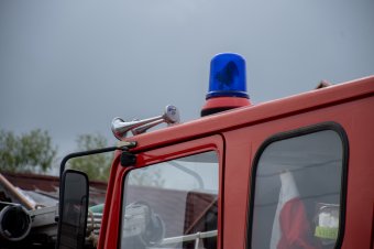 Ágyban fekvő nőt mentettek ki a tűzoltók egy marosvásárhelyi lakástűzből