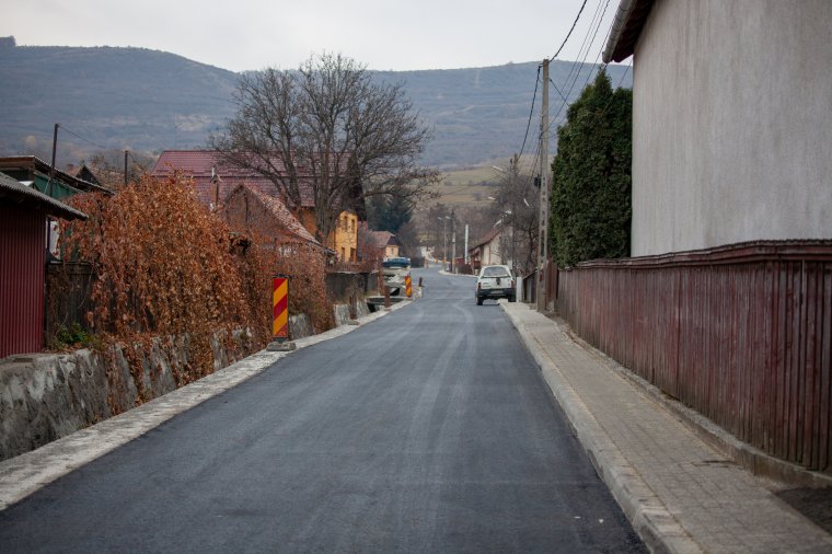 Aszfaltúton közlekedhetnek Alsó- és Felsősófalva főbb utcáiban