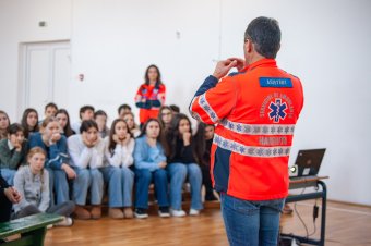 Tudatosabb generációt nevelnek, aki reagálni tud majd az egészségügyi vészhelyzetekre