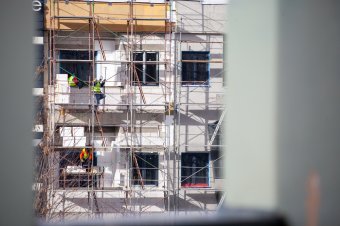 Nordis-törvény: elfogadta a képviselőház a lakásvásárlókat védő tervezetet