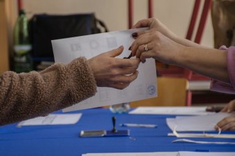 Zajlik a szavazatok újraszámolása; olyan megye is van, ahol már lezárult a folyamat