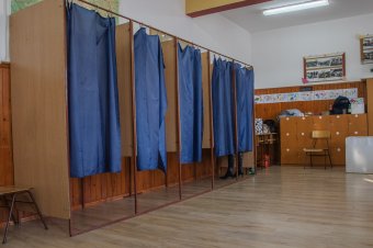 Elkezdődött a kampánycsend, tilos a választói akaratot befolyásoló tevékenységet folytatni