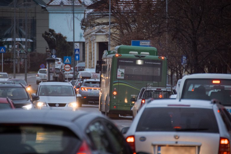 Elbukta Fenyéd és Székelyudvarhely a közös buszvásárlást