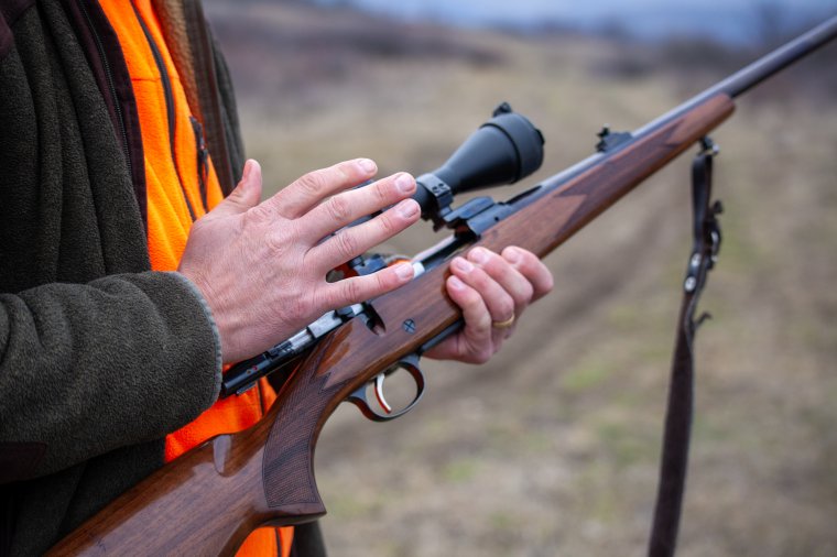 Miért lőtték ki a medvét a székelykeresztúri tavaknál?