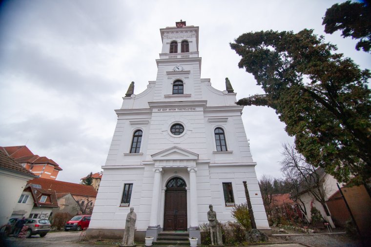 Megnyitják az unitárius templom előtti teret Székelyudvarhelyen