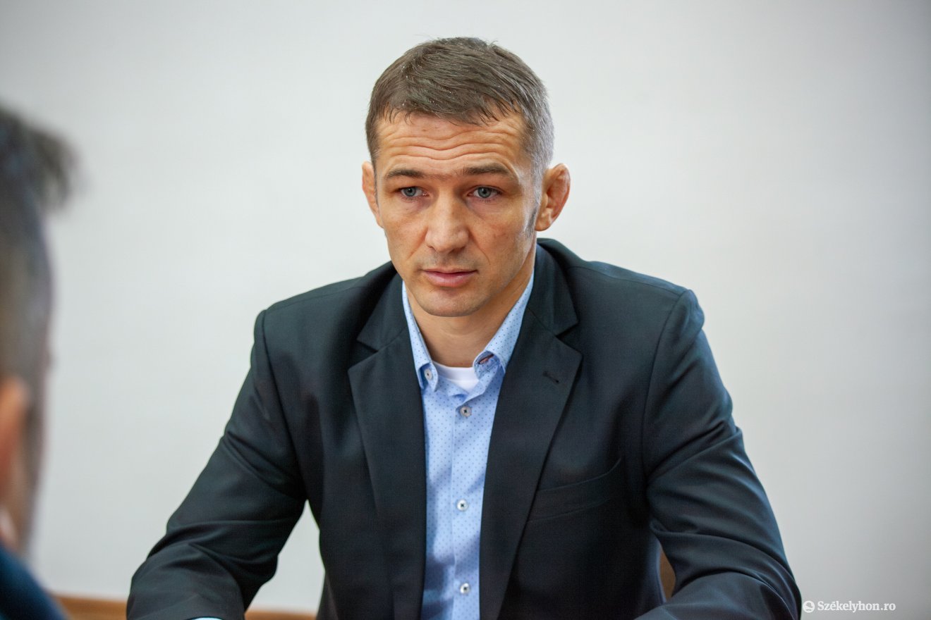 László Szabolcs maga is kérné a felfüggesztését