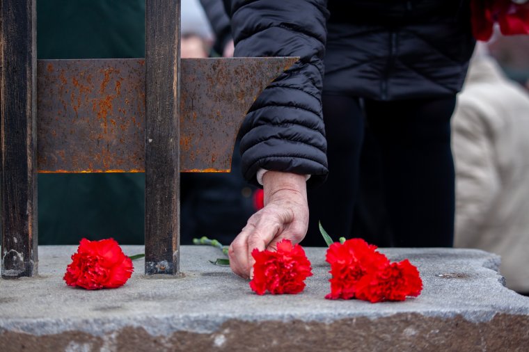A kommunizmus áldozatainak emléke előtt tisztelegnek Csíkszeredában