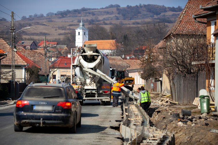 Az útépítők számára véget ért a tél: folytatják a megyei út felújítását