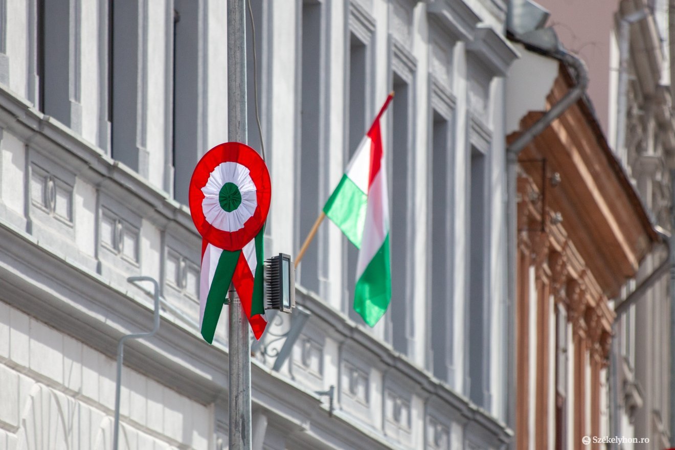 Székelyföld-szerte több településen is zászlók és kokárdák jelzik március 15-e közeledtét