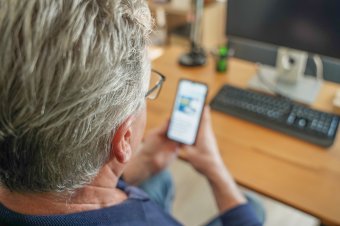 Új tanulási lehetőség időseknek Csíkszeredában