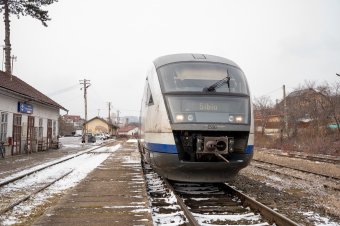 Elégedetlenséget szült az utasok körében a vonatjárat-ritkítás – videó