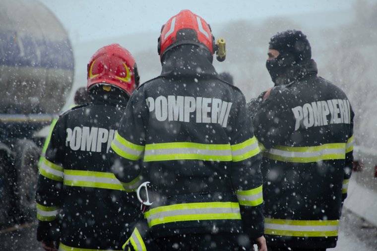 Sűrű 24 órán vannak túl a tűzoltók, de volt, ahol már nem tudtak életet menteni