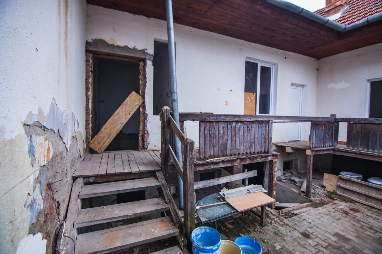 Rendbe hozzák a régi iskola és a kultúrotthon épületét Székelymagyaroson