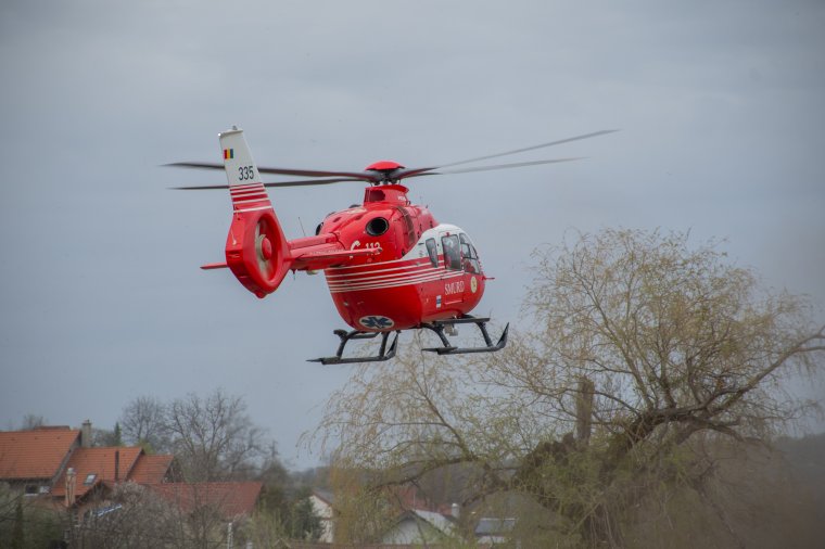 Két autó ütközött Maros megyében, mentőhelikoptert is küldtek a helyszínre