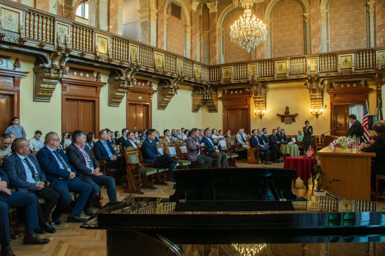 Hidakat építenek a nagyvilág és az erdélyi magyar orvostársadalom között