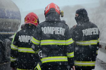 Sűrű 24 órán vannak túl a tűzoltók, de volt, ahol már nem tudtak életet menteni