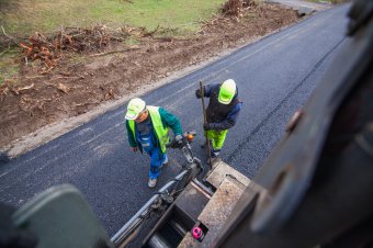 Aszfaltozás miatt ideiglenesen lezárják a Farcád–Székelyudvarhely közötti utat