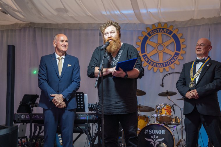 Közösség, kultúra és jövőépítés a székelyudvarhelyi Rotary Club jótékonysági báljának középpontjában