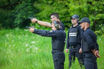 Akik nem csak szolgálat közben számíthatnak egymásra: fociztak és célba lőttek a székelyudvarhelyi rendőrök
