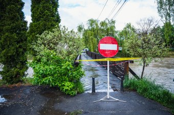 Vörös riasztás Székelyudvarhely térségében a várható áradások miatt