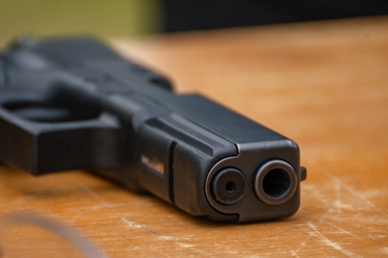 Sokkoló eset: egy 11 éves fiú fejbe lőtte az apját, miután az elvette tőle a játékkonzolját