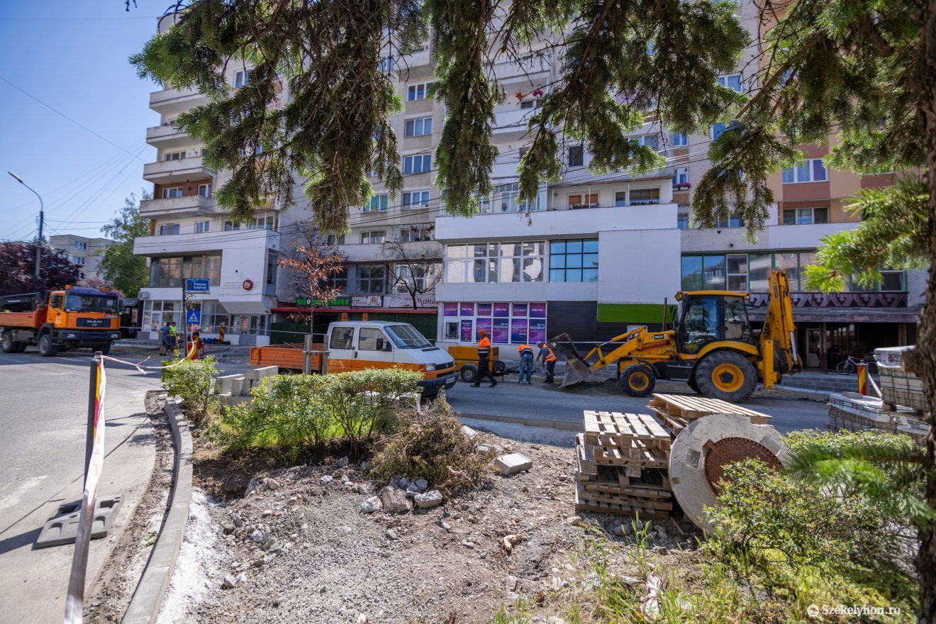 Győzelem és a Kisköved utcák kereszteződése •  Fotó: Csató Andrea
