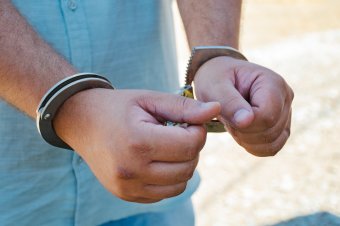 Megerőszakolhatta volt diákját egy bihari magyar pedagógus