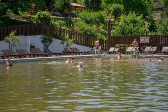 Megnyílt a sósvizű strand Parajdon