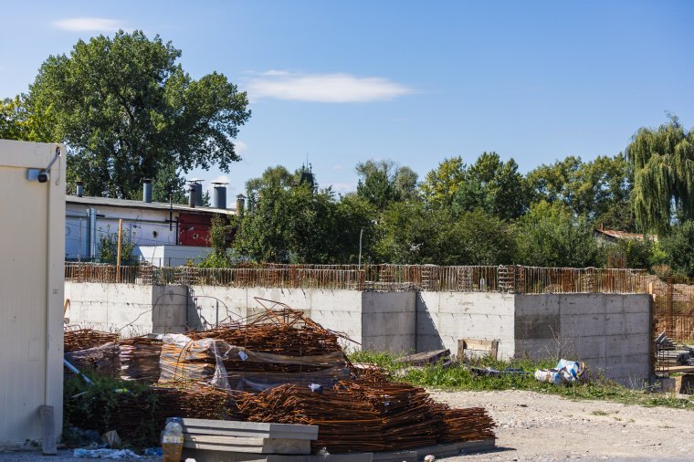 Gondban a CNI-projektek: szinte teljesen leálltak a székelykeresztúri tanuszoda építésével