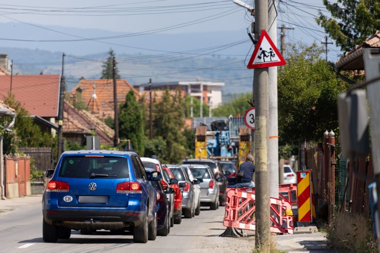 Nőhet a régi, a környezetet nagyobb mértékben szennyező autók adója