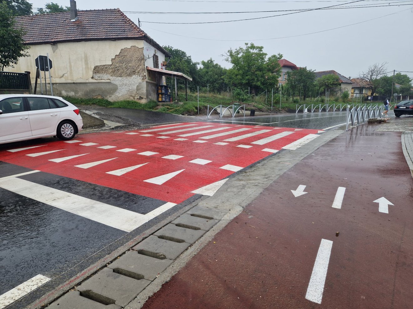 Lebetonozták a sáncot az átkelőnél