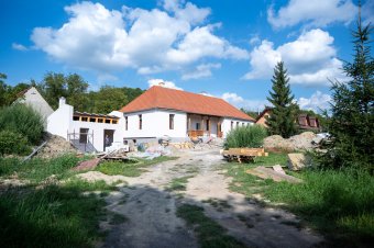 Akár be is fejezhetik tanévkezdésre a patakfalvi iskola felújítását