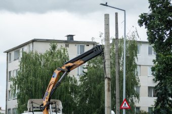 Eltűnik a kábelrengeteg a székelyudvarhelyi Bethlen Gábor utcából