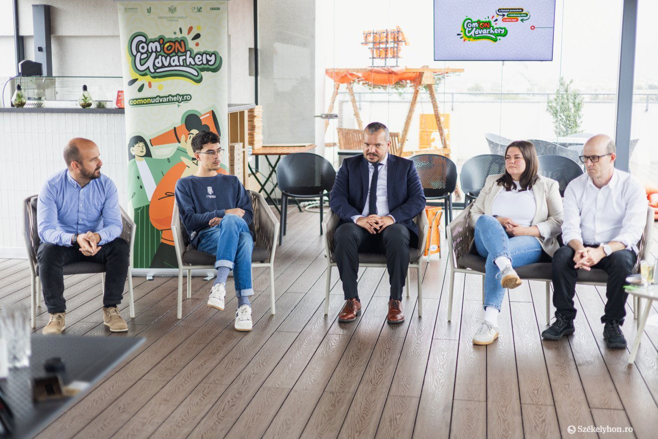 Berkeczi Zsolt, Tornai Szilárd, Szakács-Paál István, Toth Tímea és Farkas András •  Fotó: Csató Andrea